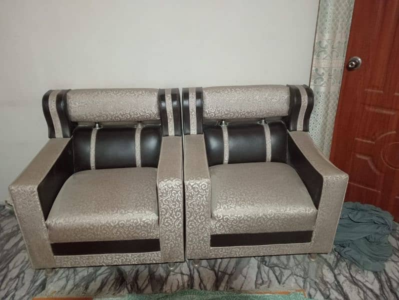 5 seater Sofa used condition 8/10 1
