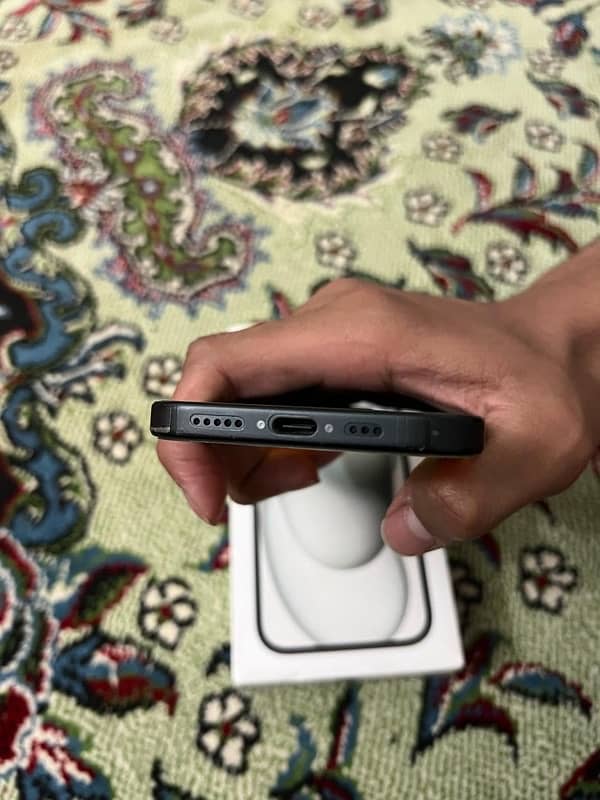 Iphone 15 new with box 10/10 100 health waterproof 2