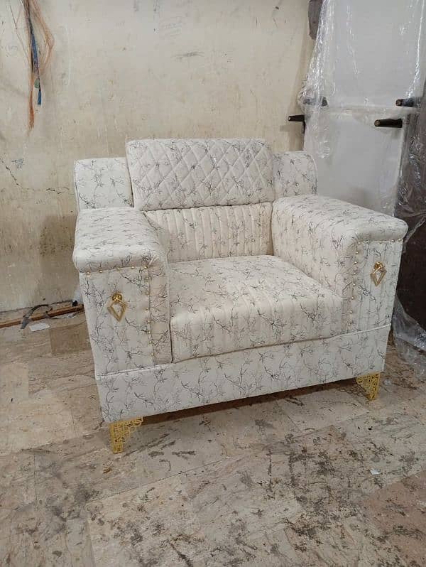 CUT ARAM WALA SOFA color available han sare 1