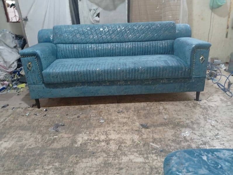 CUT ARAM WALA SOFA color available han sare 3