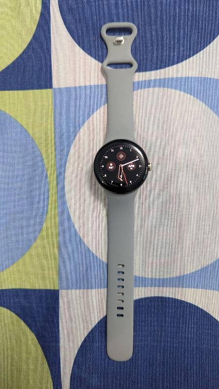 Google watch 1 (wifi )  with box and original charger 2