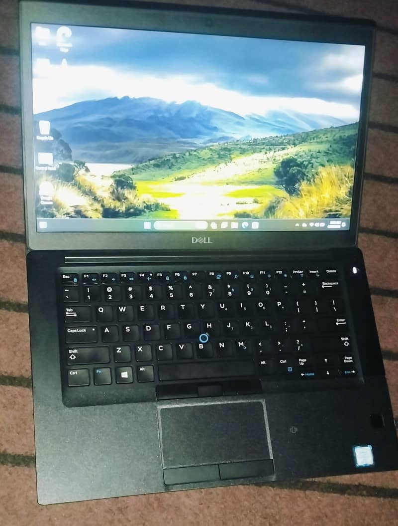 DELL.   COR i7 8th generation 16/256 ssd 2