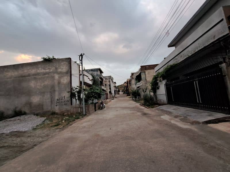 6 Marla Main Road Possession Builders Location Plot 4