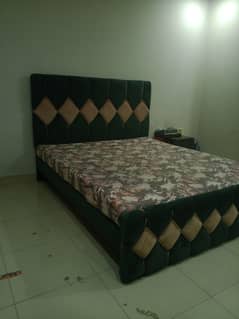 Queen size bed/Wooden and high quality foaming/Queen size mattress