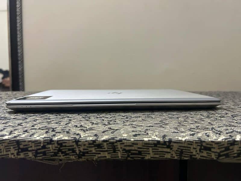 HP Elitebook For sale (BARELY USED) Great condition 4