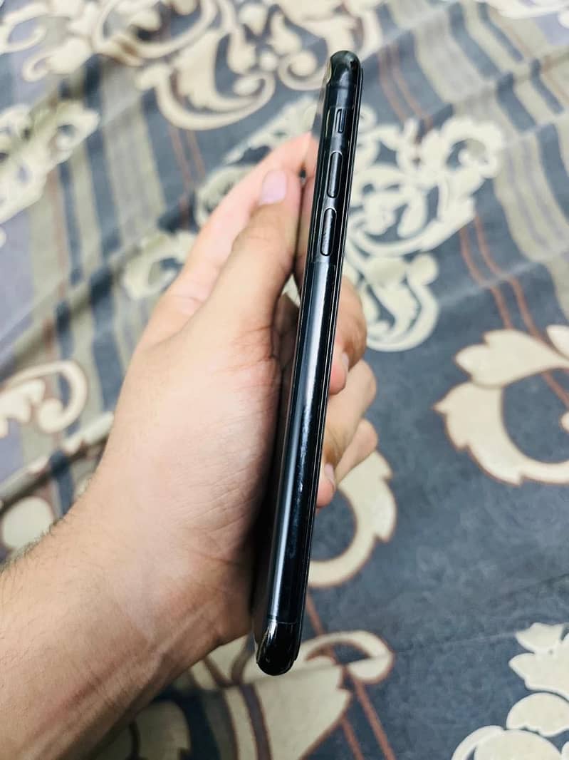 iPhone X 4
