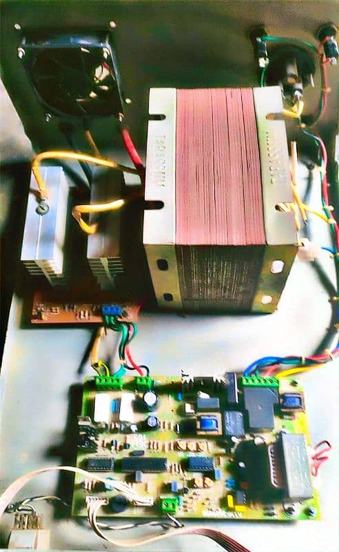 UPS 1000 WATTS 6
