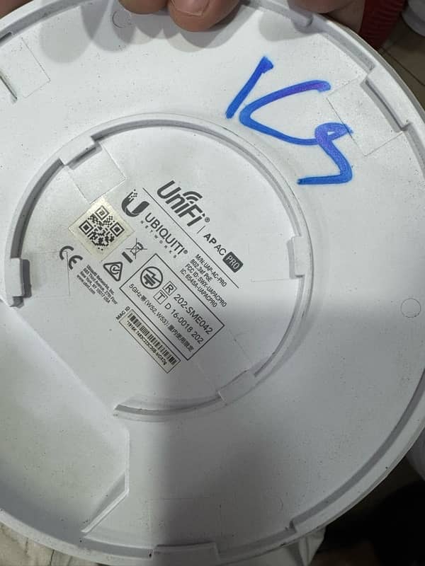 Unifi UAP AC Pro Access Point 1