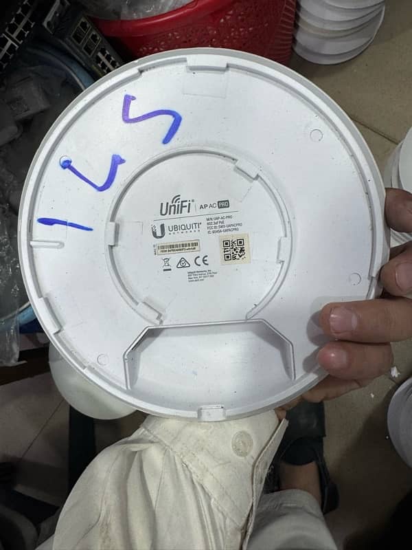 Unifi UAP AC Pro Access Point 3