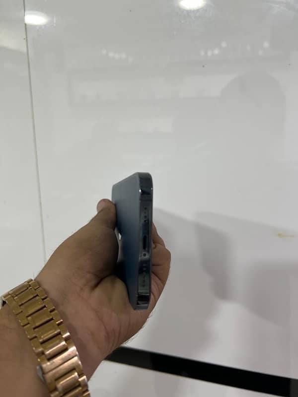 iphone 12 pro max 2