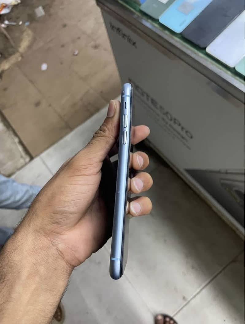 IPHONE XR 2