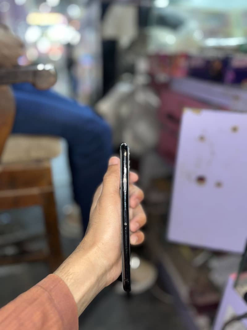I phone 11 pro max factory unlock 0