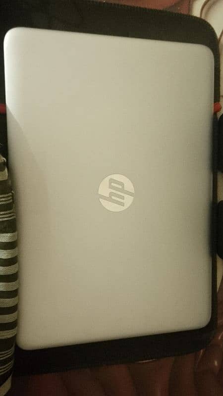 HP elitebook folio 1040 g3 i7 6th gen 1