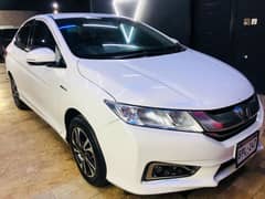 Honda Grace Hybrid 2015 model 2019 pearl white