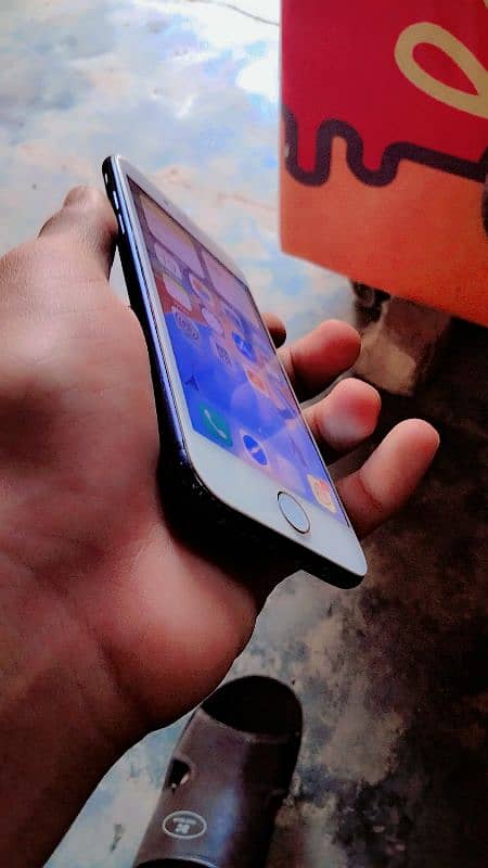 iPhone 7 128gb Official Pta Approved 4
