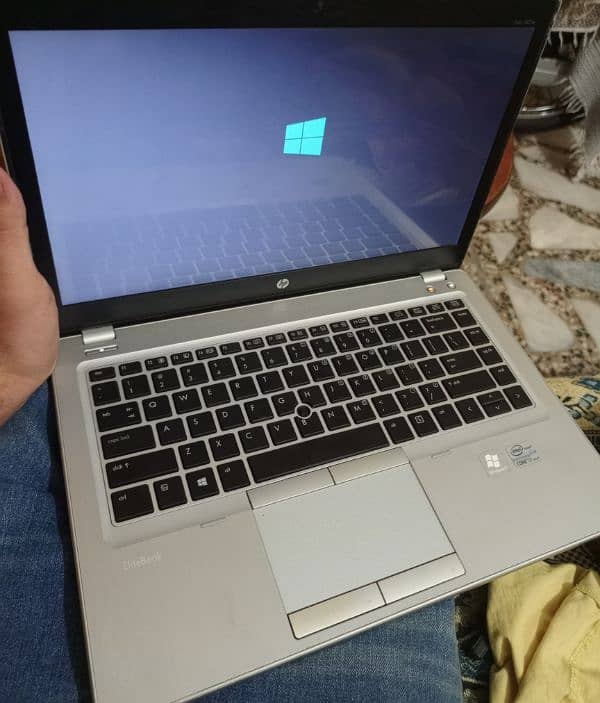 Hp folio core i7 0