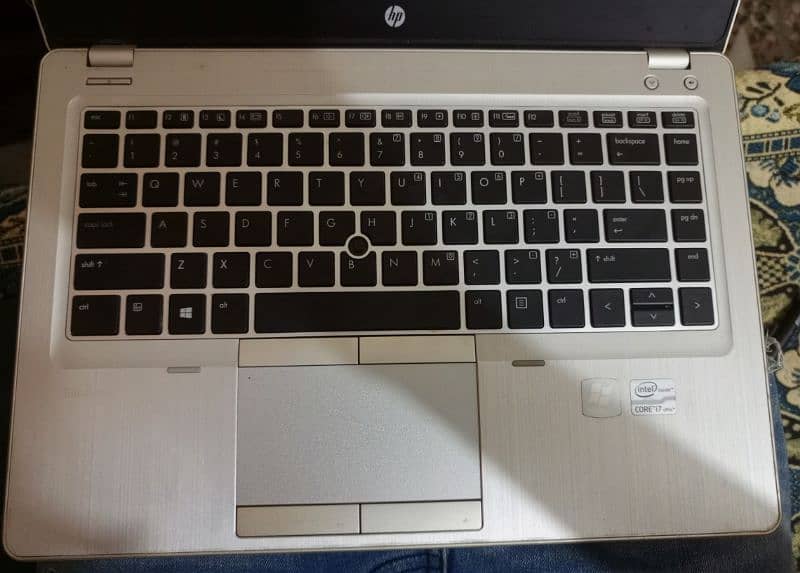 Hp folio core i7 2