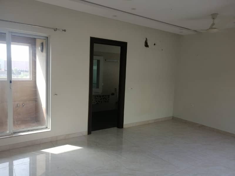 1 KANAL SLIGHTLY USED UPPER PORTION IS AVAILABLE FOR RENT ON TOP LOCATION OF VALENCIA TOWN LAHORE 9