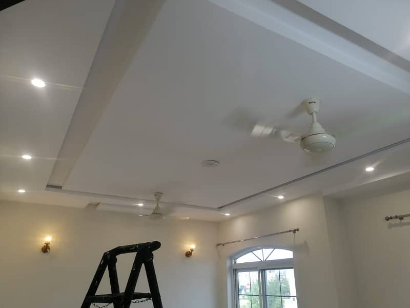 1 KANAL SLIGHTLY USED UPPER PORTION IS AVAILABLE FOR RENT ON TOP LOCATION OF VALENCIA TOWN LAHORE 12