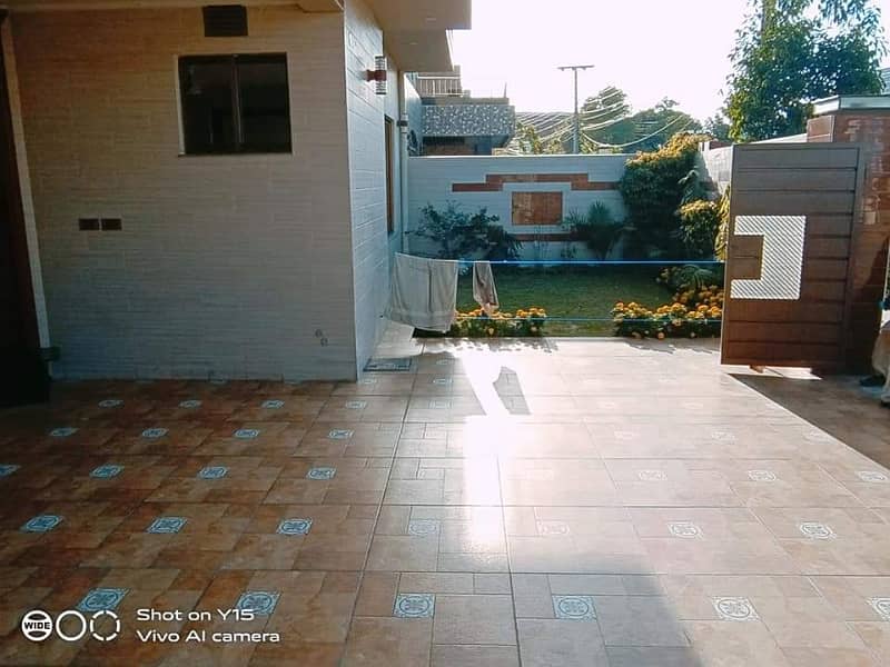 16 MARLA SLIGHTLY USED UPPER PORTION IS AVAILABLE FOR RENT ON TOP LOCATION OF VALENCIA TOWN LAHORE 1