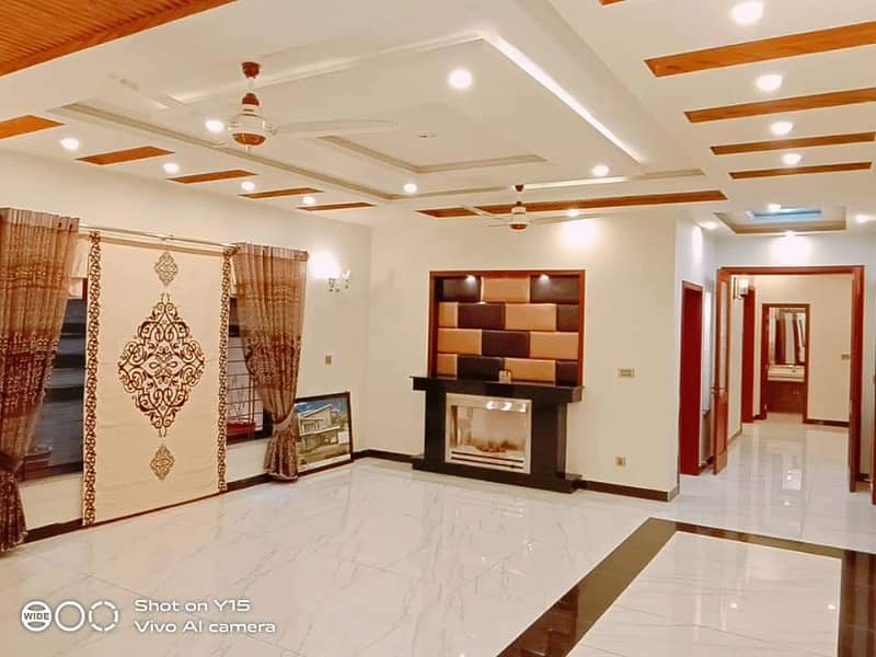16 MARLA SLIGHTLY USED UPPER PORTION IS AVAILABLE FOR RENT ON TOP LOCATION OF VALENCIA TOWN LAHORE 3