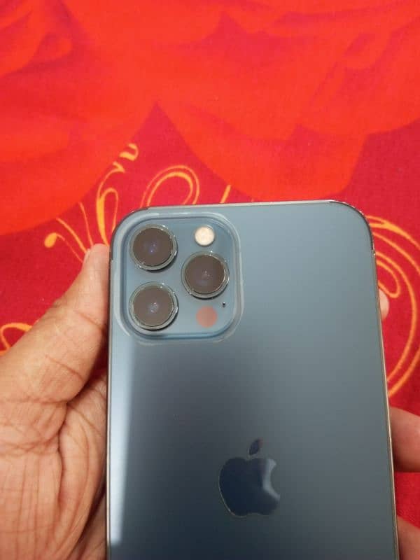 Iphone 12 pro Max 4
