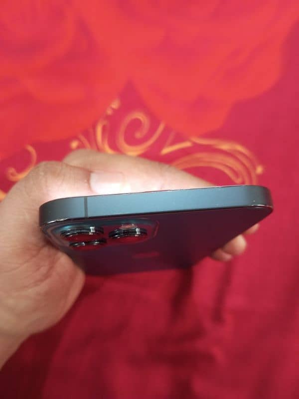 Iphone 12 pro Max 5