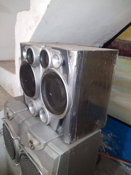 lg woofer 8' Working 10/10 2