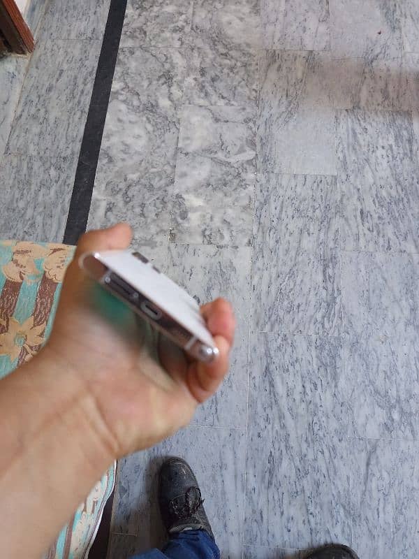 like new phone non pta condition 10/10 4