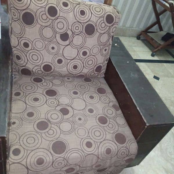 7 seater sofa used,need to be polished 2