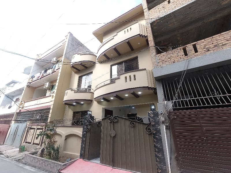 5 Marla Double Story House Is Available For Sale With All Facilities (Sui Gas, Water Boring, 2 Electricity Meters) 1