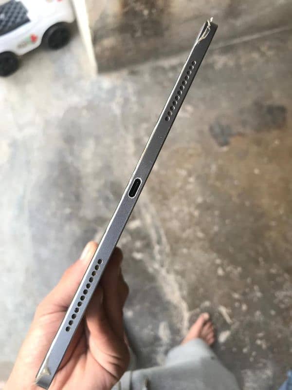 I pad air5th generation M1 chep  64GB 5