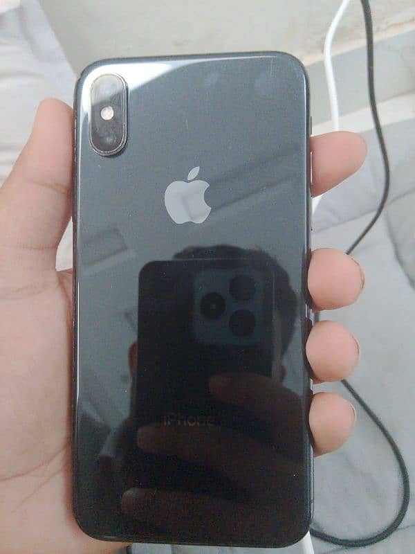 I phone XS Non PTA  Black colour 2