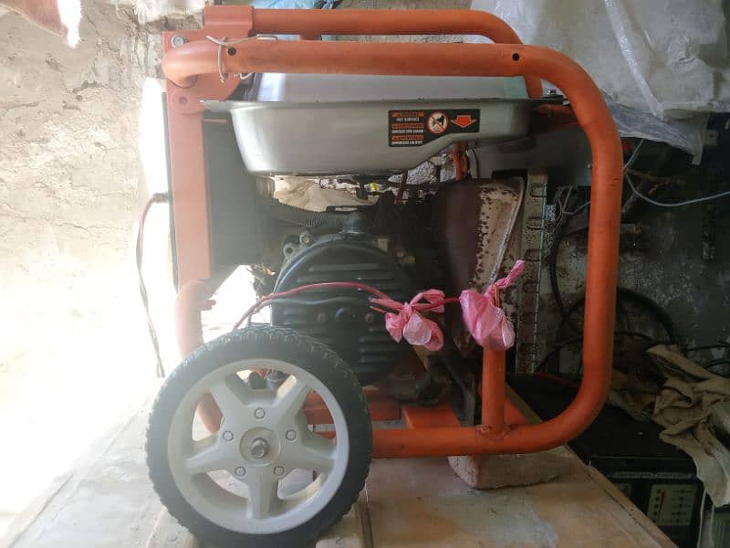 Generator for Sale in Good condition in rohri 3