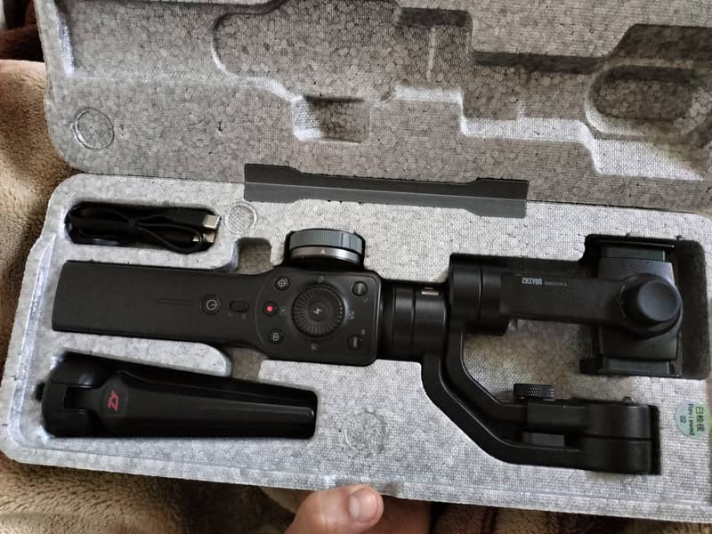 Rs 19,999 Zhiyun smooth 0