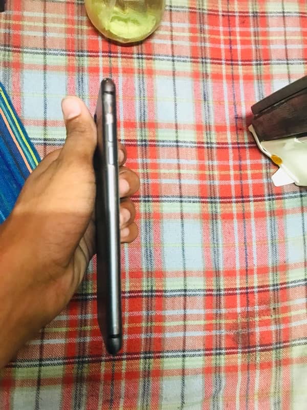 urgent sell iPhone 8 Plus 64 gb non pta 6