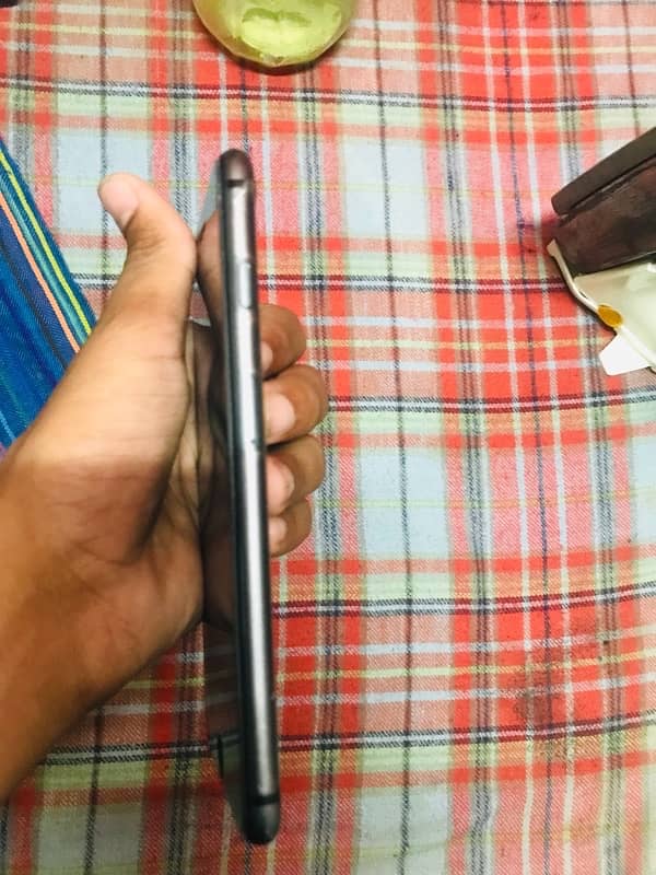 urgent sell iPhone 8 Plus 64 gb non pta 7