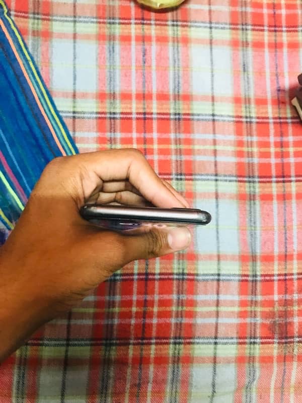 urgent sell iPhone 8 Plus 64 gb non pta 9