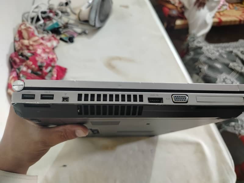 HP Elite book 8570p DDR 3 Ram 8gb SSD 256 GB HDD 320 gb 5