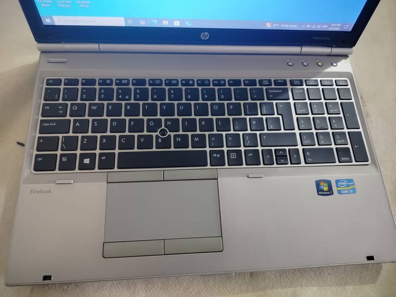 HP Elite book 8570p DDR 3 Ram 8gb SSD 256 GB HDD 320 gb 6