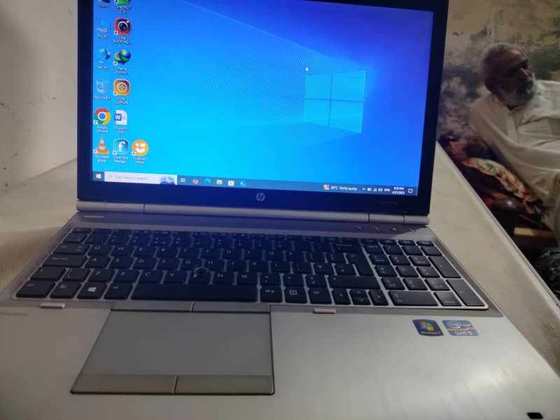 HP Elite book 8570p DDR 3 Ram 8gb SSD 256 GB HDD 320 gb 11