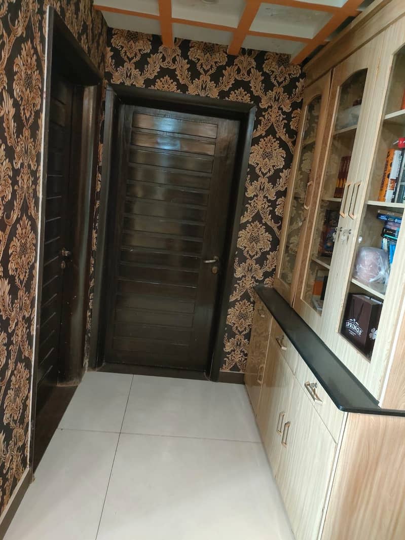 Beautiful 4 Bed Drawing Lounge Corner Facing Appartment 1