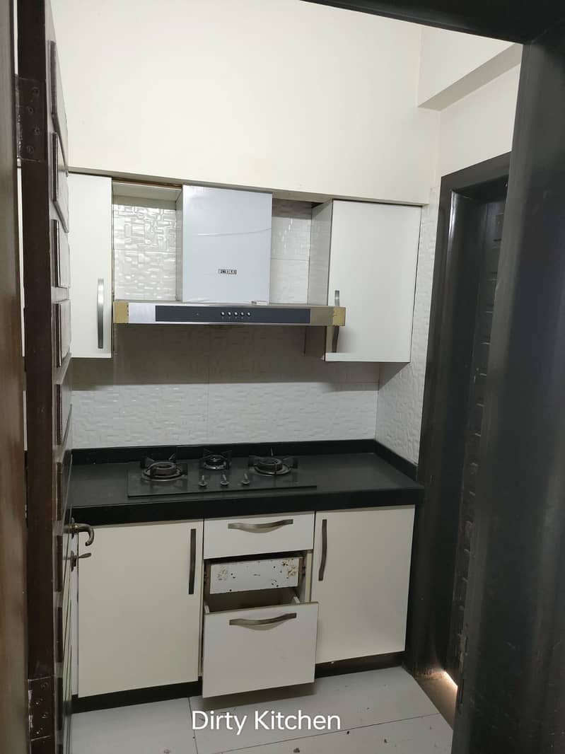 Beautiful 4 Bed Drawing Lounge Corner Facing Appartment 4