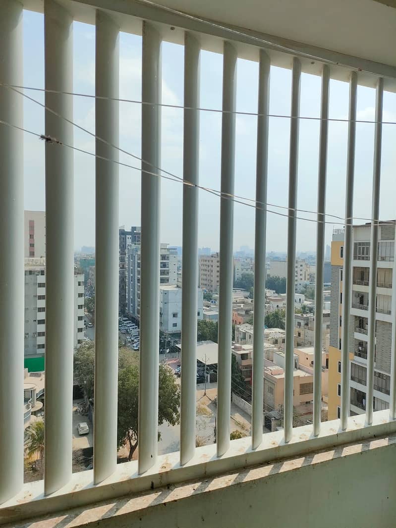 Beautiful 4 Bed Drawing Lounge Corner Facing Appartment 6