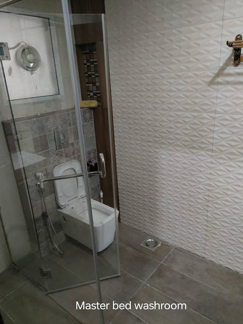 Beautiful 4 Bed Drawing Lounge Corner Facing Appartment 10