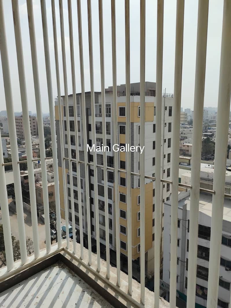 Beautiful 4 Bed Drawing Lounge Corner Facing Appartment 15
