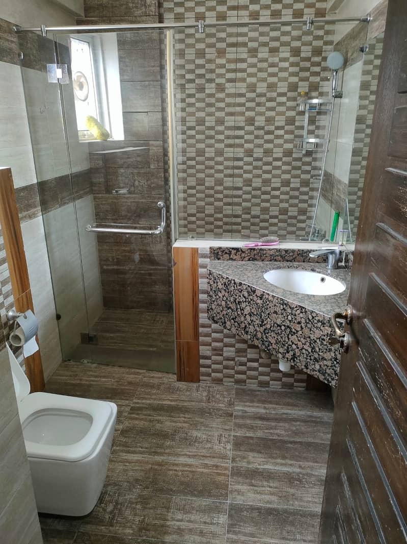 Beautiful 4 Bed Drawing Lounge Corner Facing Appartment 19