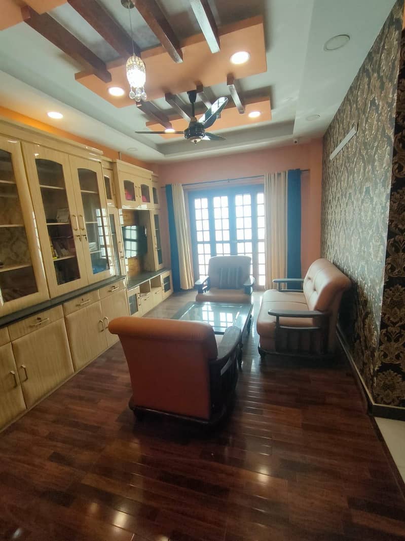 Beautiful 4 Bed Drawing Lounge Corner Facing Appartment 22