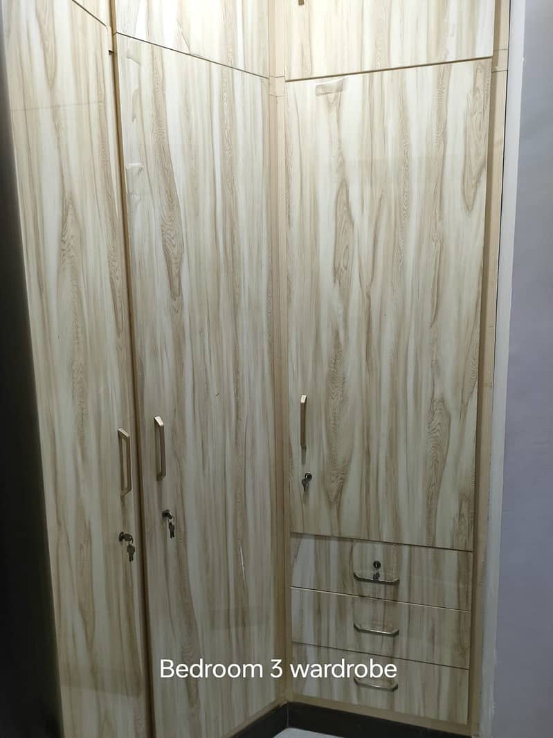 Beautiful 4 Bed Drawing Lounge Corner Facing Appartment 25
