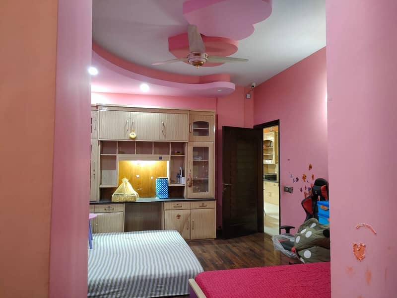 Beautiful 4 Bed Drawing Lounge Corner Facing Appartment 27
